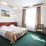 Hotel Artur 3*